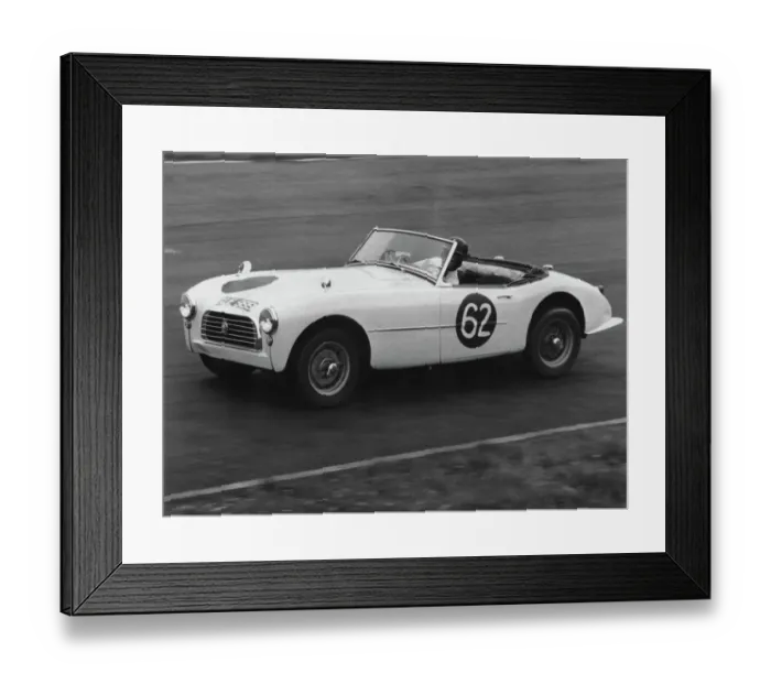 Framed Print : Swallow Doretti, J. Gamble, Brands Hatch 1961 Framed Print : Swallow Doretti, J. Gamble, Brands Hatch 1961
