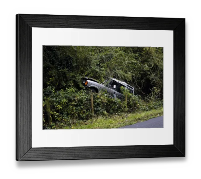 Framed Print : Land Rover Discorery Framed Print : Land Rover Discorery