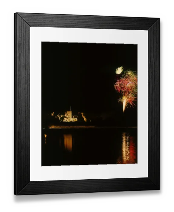 Framed Print : Fireworks at Palace House, Beaulieu Framed Print : Fireworks at Palace House, Beaulieu