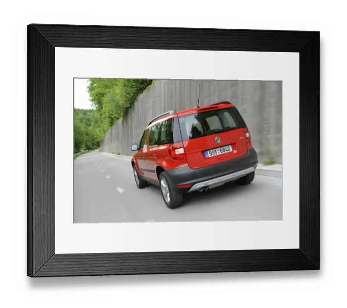 Framed Print : Skoda Yeti 2009