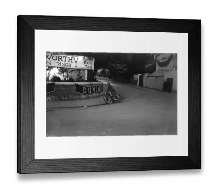 Framed Print : HRD, HR Davies during 1926 Isle of Man Senior TT race, 1926