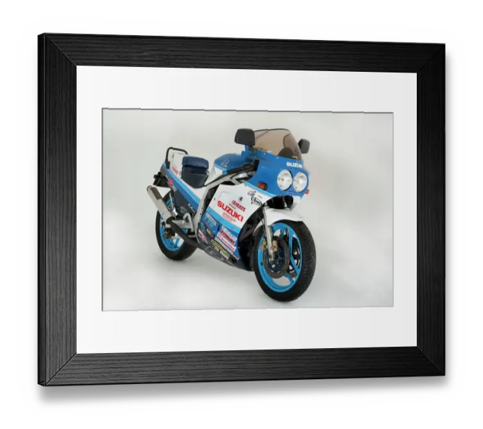 Framed Print : E01176 Suzuki GSXR 750 1988