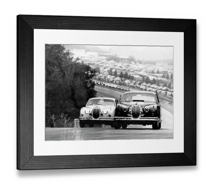 Framed Print : Jaguar MK2 in Saloon car Racing Brands Hatch