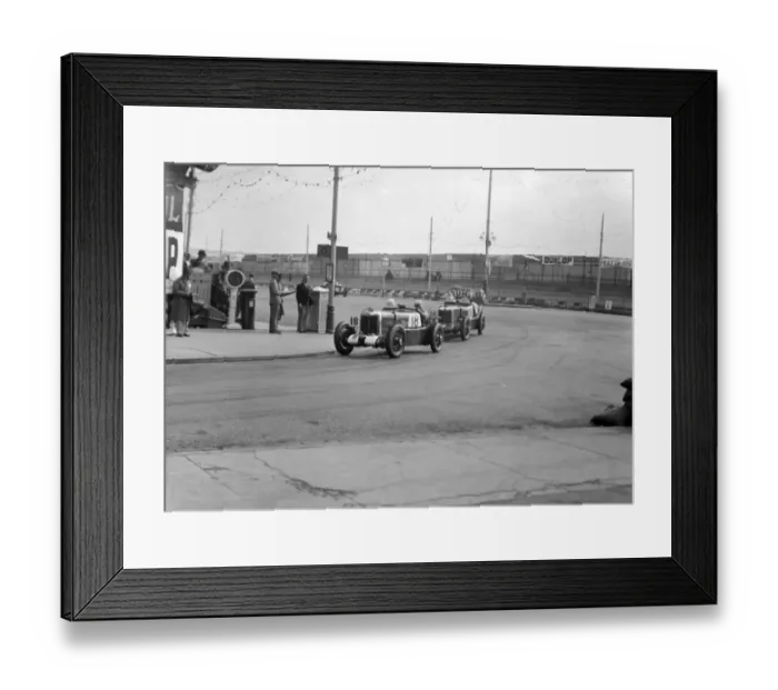 Framed Print : Mannin Beg 1933. MG Magnette K3 s. Don leads Hamilton