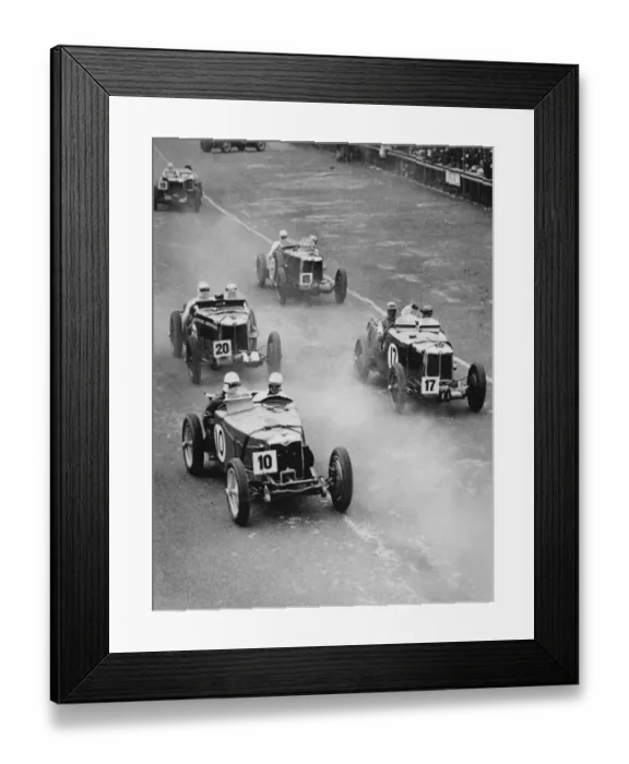 Framed Print : Ulster TT 1933 MG magnettes and Riley (front) car 17 Tazio Nuvolari Framed Print : Ulster TT 1933 MG magnettes and Riley (front) car 17 Tazio Nuvolari