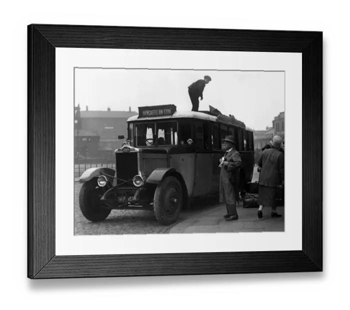 Framed Print : 1929 W&G coach
