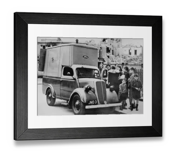 Framed Print : Ford E83W 10cwt Emergency Food Van 1942