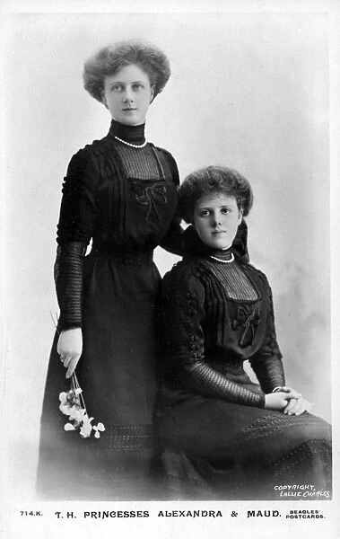 Alexandra, 2nd Duchess of Fife and her sister Princess Maud