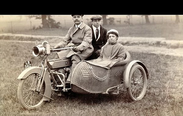 Family on on 1912  /  14 Perry Vale motorcycle & sidecar