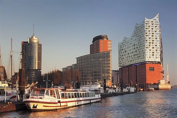 Elbphilharmonie at sunset, Elbufer, HafenCity, Hamburg, Hanseatic City, Germany, Europe