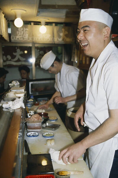 20061451. JAPAN Tokyo Sushi chef at Tsukiji Market