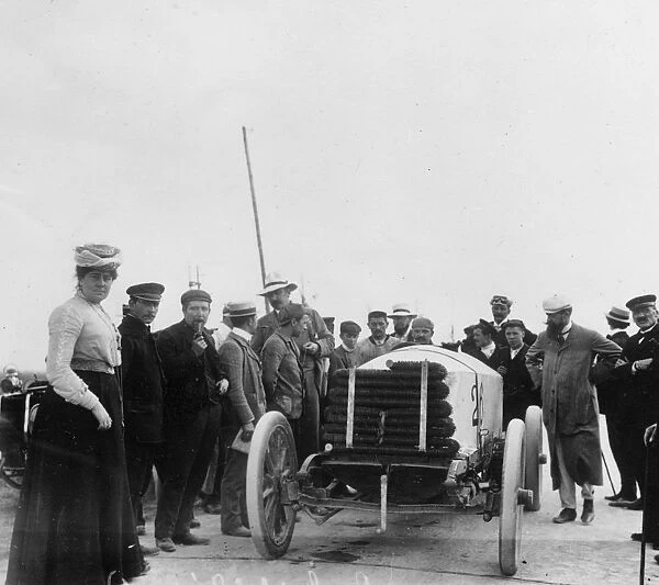 1904 Ostend Speed Trials. De Dietrich, Gabriel at start