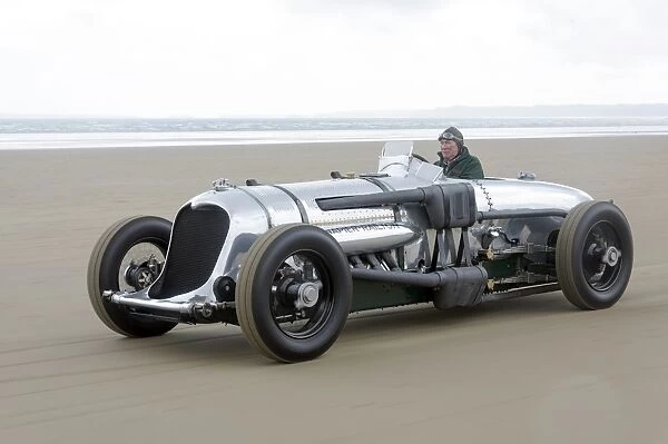 1933 Napier Railton driven by Doug Hill at Pendine sands 2015