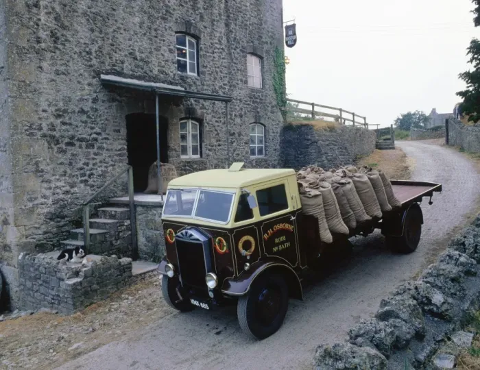 Framed Print : 1939 Albion KL 127 3 ton truck