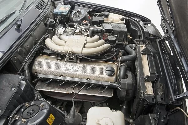 1990 BMW M325i engine