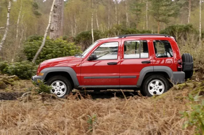 Framed Print : 2004 Jeep Cherokee