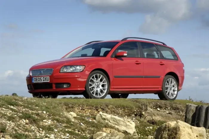 Framed Print : 2005 Volvo V50