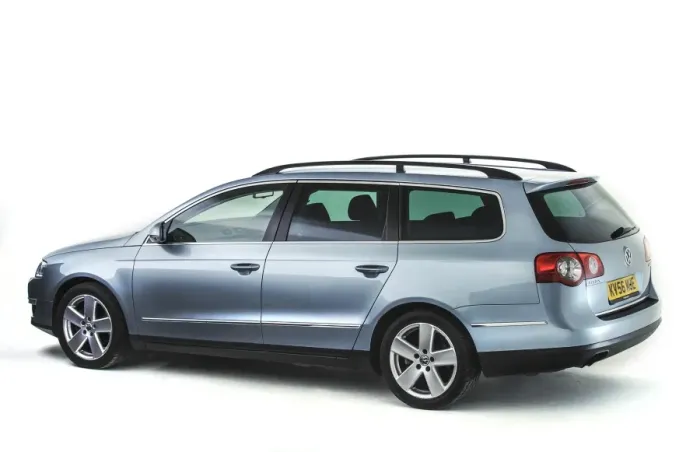 Framed Print : 2006 Volkswagen Passat Estate