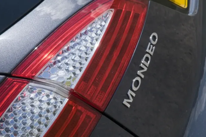 Framed Print : 2009 Ford Mondeo