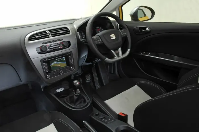Framed Print : 2009 Seat Leon