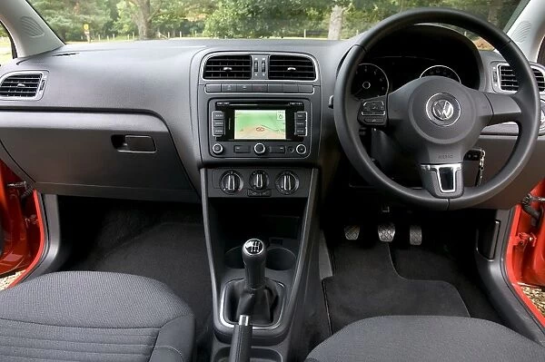 2011 Volkswagen Polo SEL 1. 2 Tsi interior dashboard