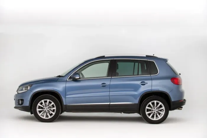 Framed Print : 2012 VW Tiguan