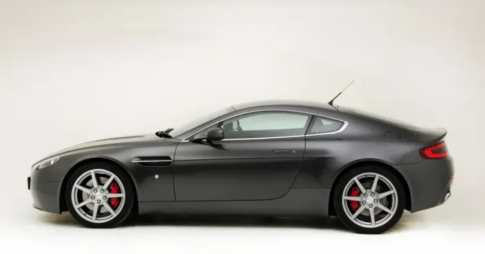 Framed Print : Aston Martin V8 Vantage 2011