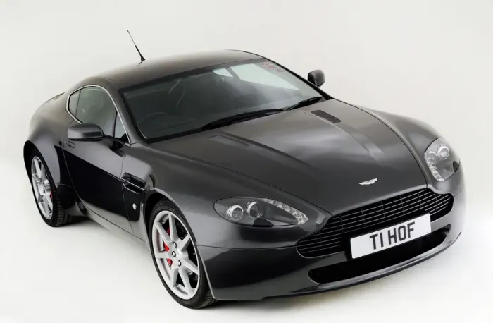 Framed Print : Aston Martin V8 Vantage 2011 Framed Print : Aston Martin V8 Vantage 2011