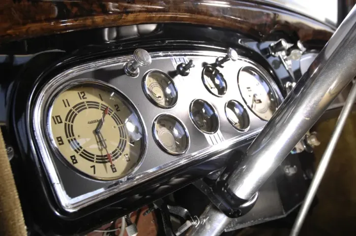 Framed Print : Cadillac V8 355d