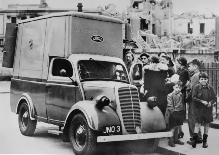 Framed Print : Ford E83W 10cwt Emergency Food Van 1942