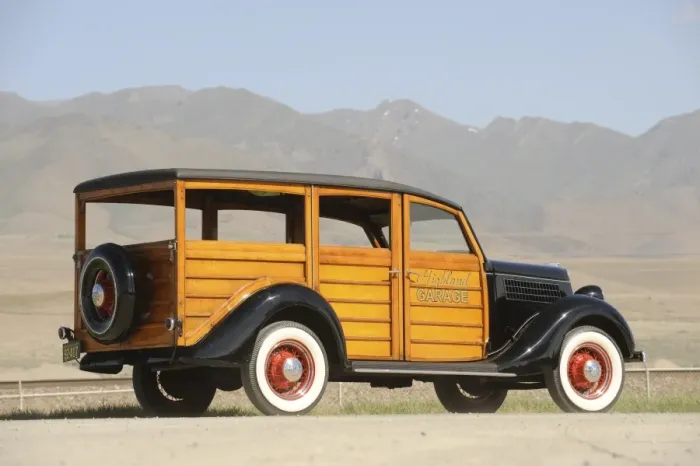 Framed Print : Ford woodie deluxe Framed Print : Ford woodie deluxe