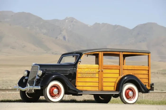 Framed Print : Ford woodie deluxe Framed Print : Ford woodie deluxe