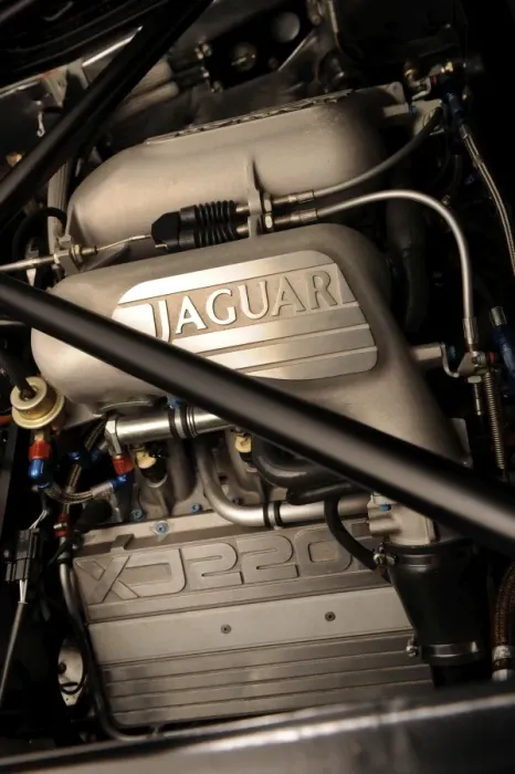Framed Print : Jaguar XJ220R 1993