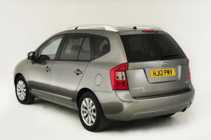 Framed Print : Kia Carens 3 CRDi 2012