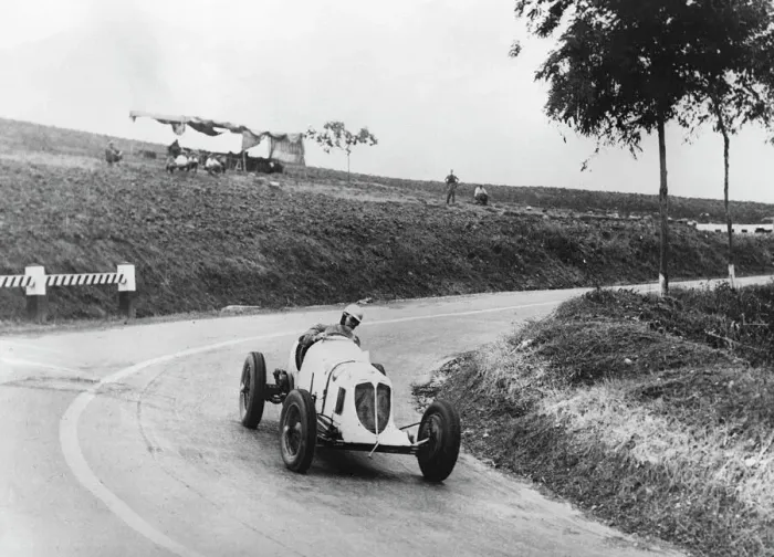 Framed Print : Maserati -Straight 8cm 2. 9 1934 Pescara Coppa Acerbo Framed Print : Maserati -Straight 8cm 2. 9 1934 Pescara Coppa Acerbo