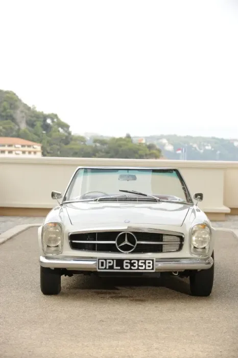 Framed Print : Mercedes Benz 230SL