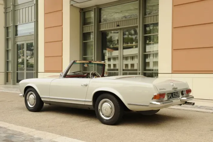 Framed Print : Mercedes Benz 230SL