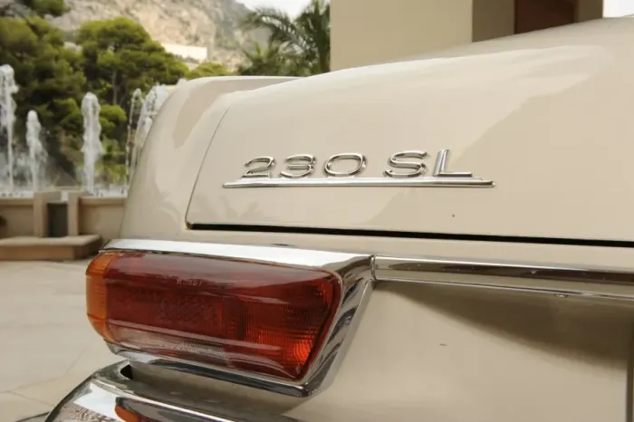 Framed Print : Mercedes Benz 230SL