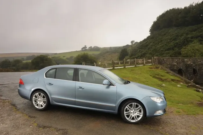 Framed Print : Skoda SUPERB 2008 Framed Print : Skoda SUPERB 2008