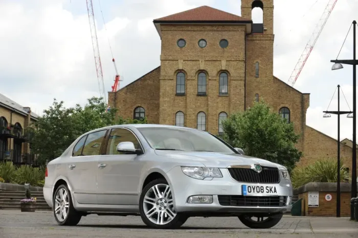 Framed Print : Skoda SUPERB 2008 Framed Print : Skoda SUPERB 2008