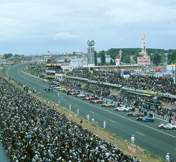 Start of the 1966 Le Mans