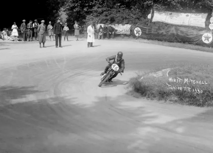 Framed Print : Velocette, H. Mitchell in the 1930 Isle of Man Junior TT