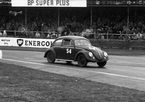 VW Beetle, M. J. Griffin. Goodwood 28th members meeting 26. 4. 1958