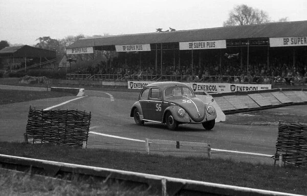 VW Beetle, R. Vaughan. Goodwood 28th members meeting 26. 4. 1958