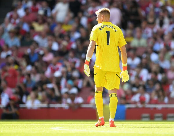 Arsenal vs Leicester City: Aaron Ramsdale in Action at the Emirates Stadium (2022-23 Premier League)