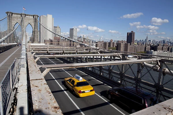 NEW YORK AS A FAMILY- New York  /  Manhattan&Brooklyn, Brooklyn Bridge, view across the East river and toward Manhattan