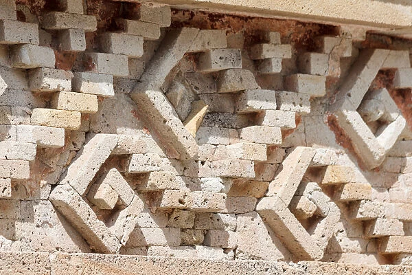 Decoration and patterns in Mitla walls