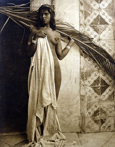 Young Berber woman posing naked. Photography around 1890