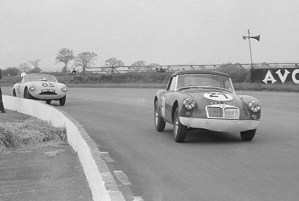 MGA Twin Cam, Ecurie Chiltern at Silverstone 1959. D. G. Dixon. Creator: Unknown