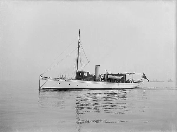 Steam yacht Shawnee under way, 1914. Creator: Kirk & Sons of Cowes